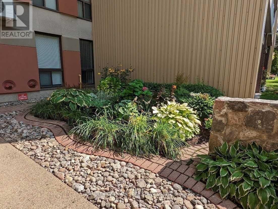 1104 - 965 INVERHOUSE DRIVE Image 47