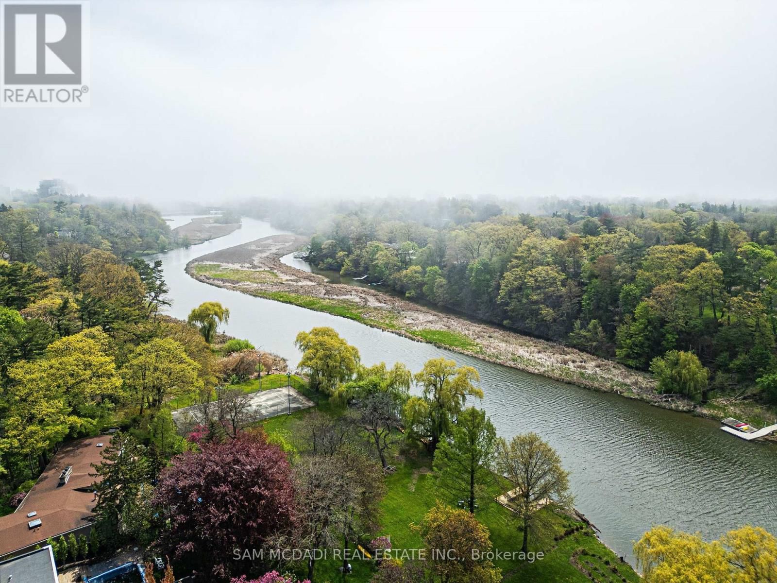 1470 PINETREE CRESCENT Image 21