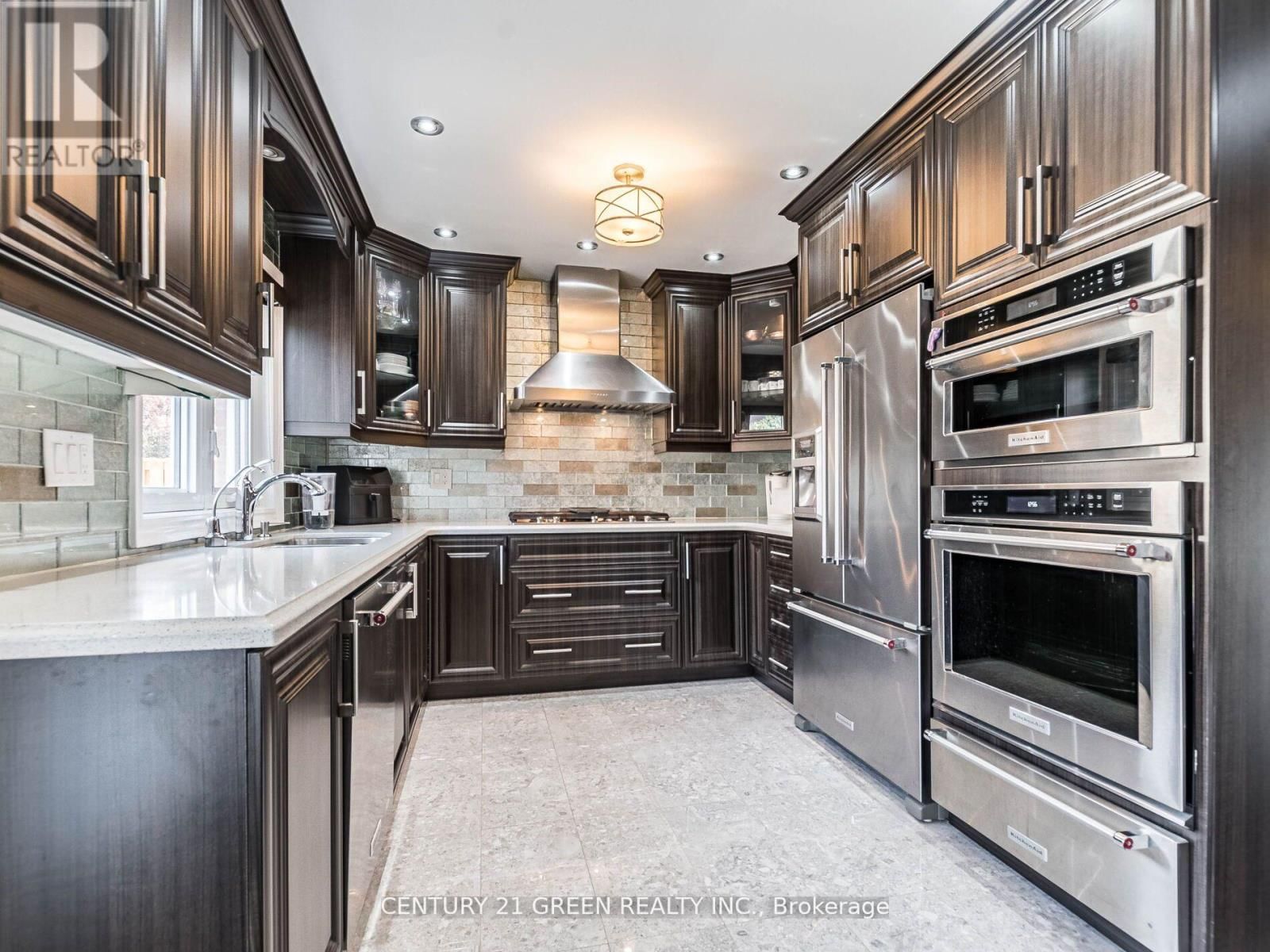 Main - 23 MAJOR WILLIAM SHARPE DRIVE Image 10