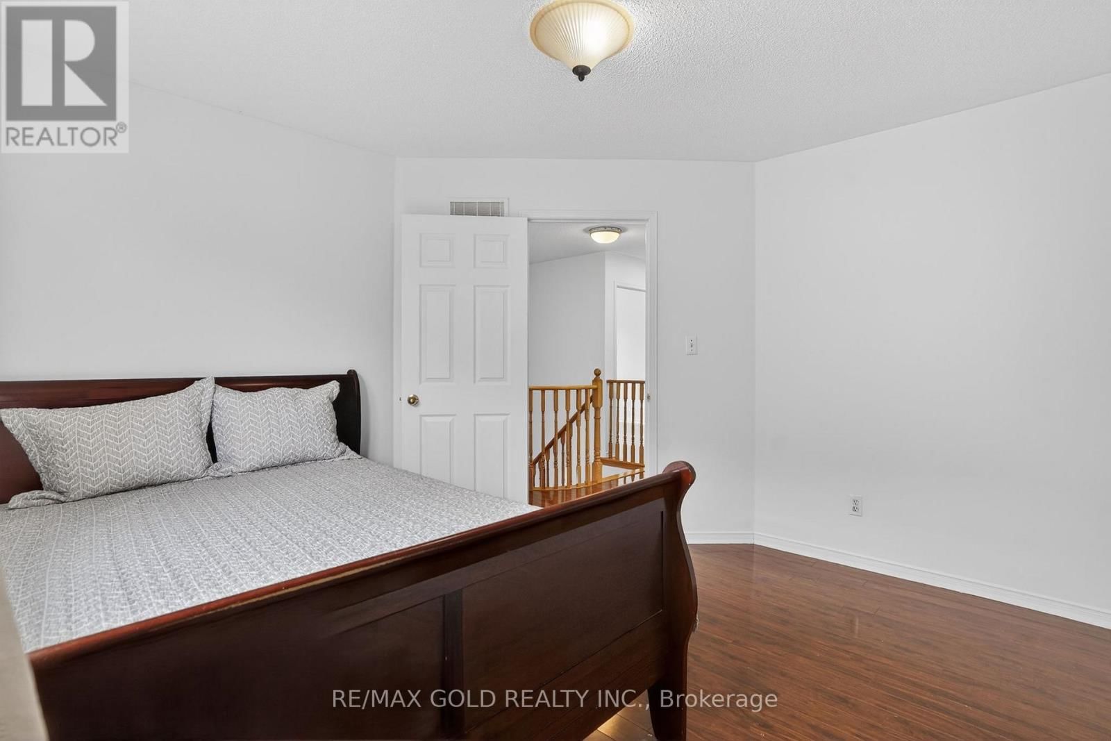 11 SCHOONER DRIVE Image 26