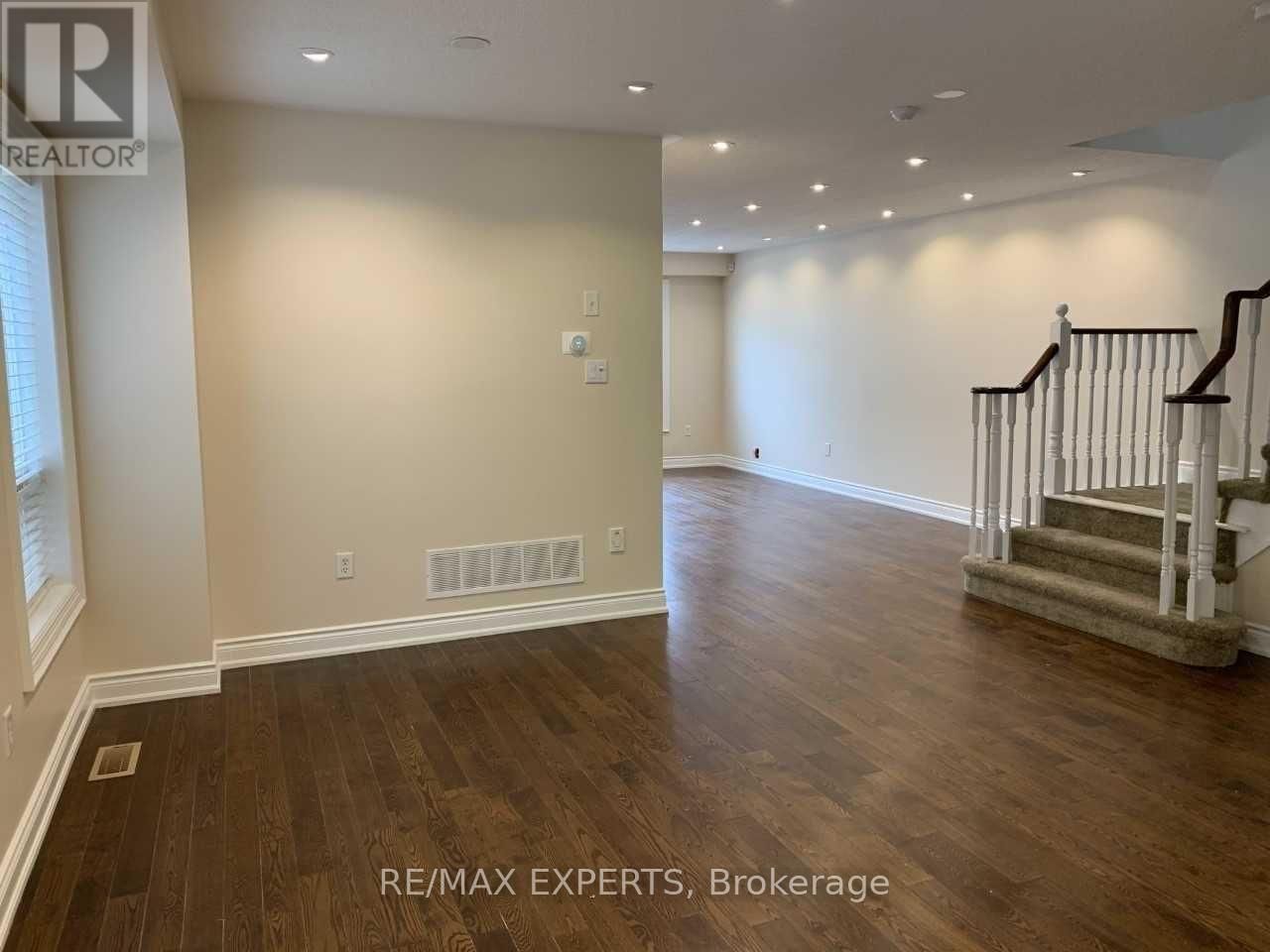 1209 LAMONT CRESCENT Image 8