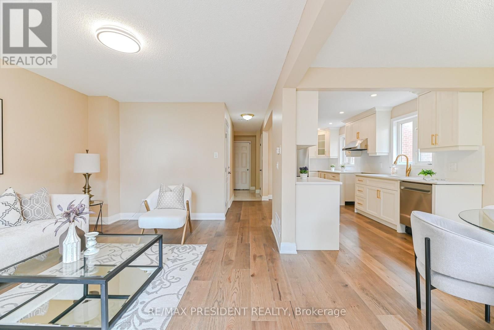 4 LAWNVIEW COURT Image 15