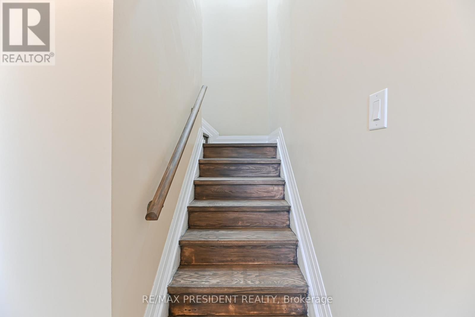 4 LAWNVIEW COURT Image 20