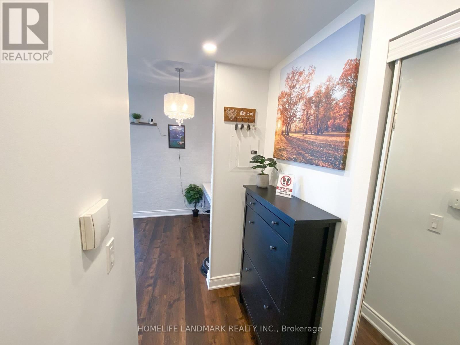 1802 - 3939 DUKE OF YORK BOULEVARD Image 11