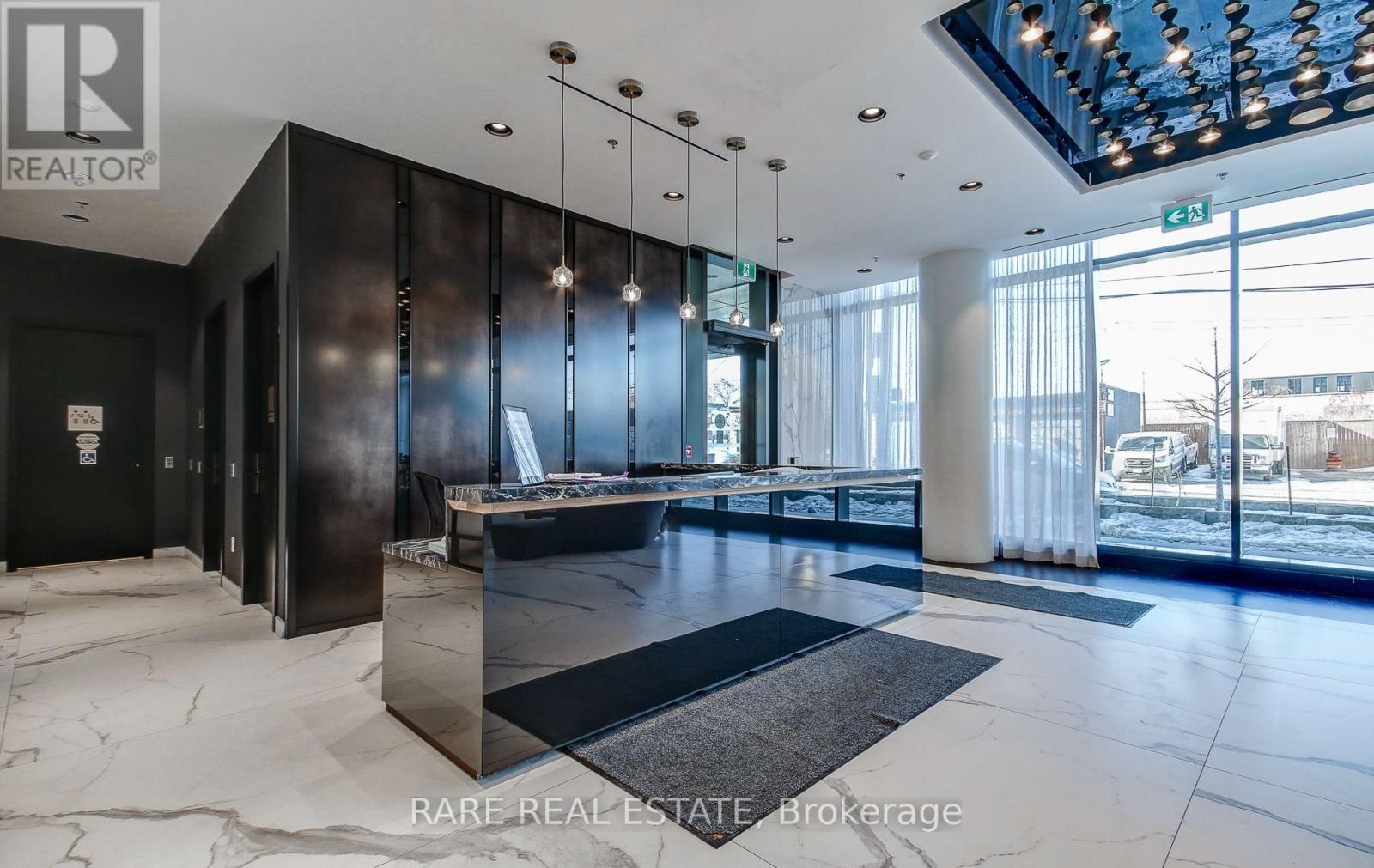 1305 - 1285 DUPONT STREET Image 42