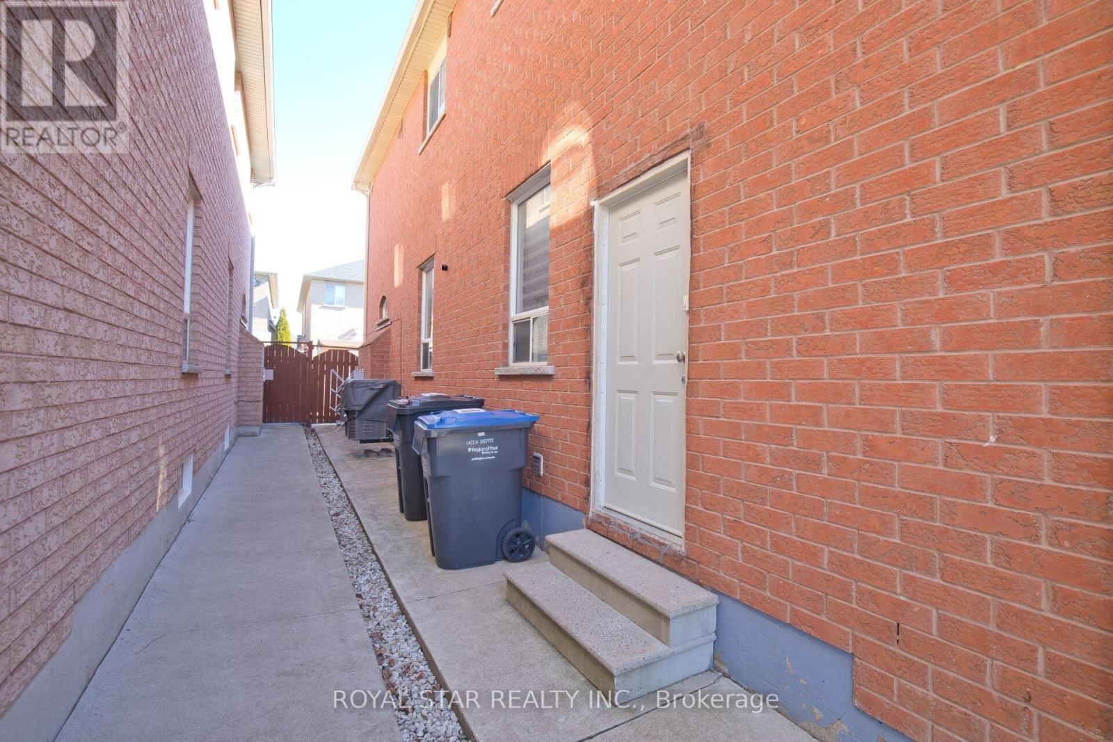 51 CAPE DORSET CRESCENT Image 46