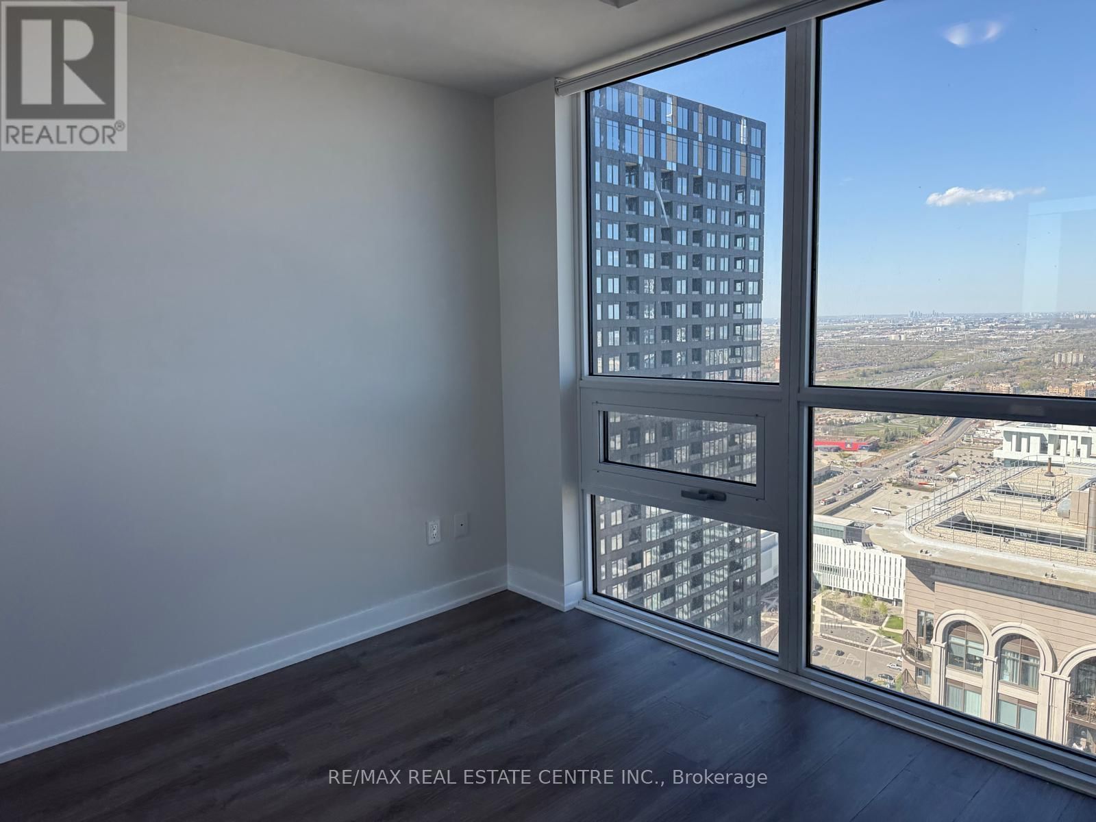 4301 - 430 SQUARE ONE DRIVE Image 24