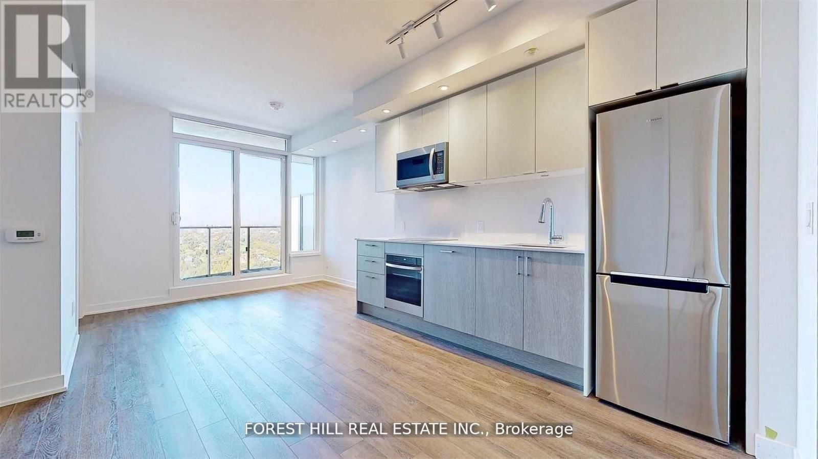 3715 - 1926 LAKE SHORE BOULEVARD WEST Image 2