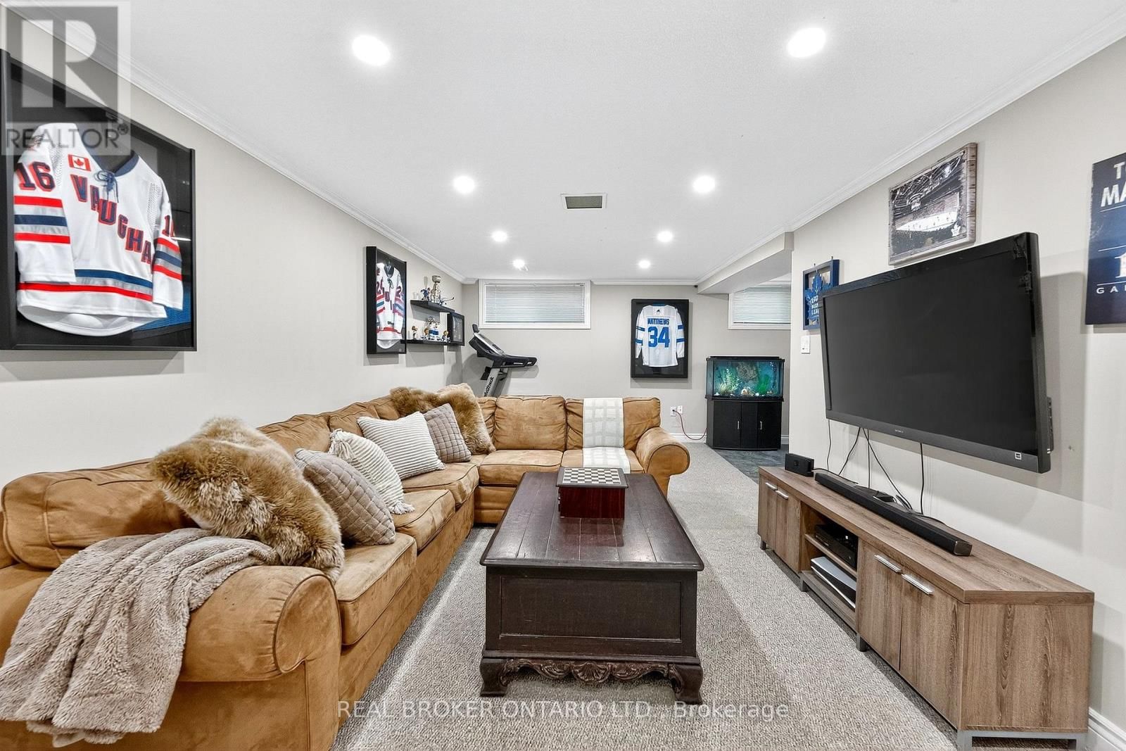 10 ESSEX PLACE Image 31