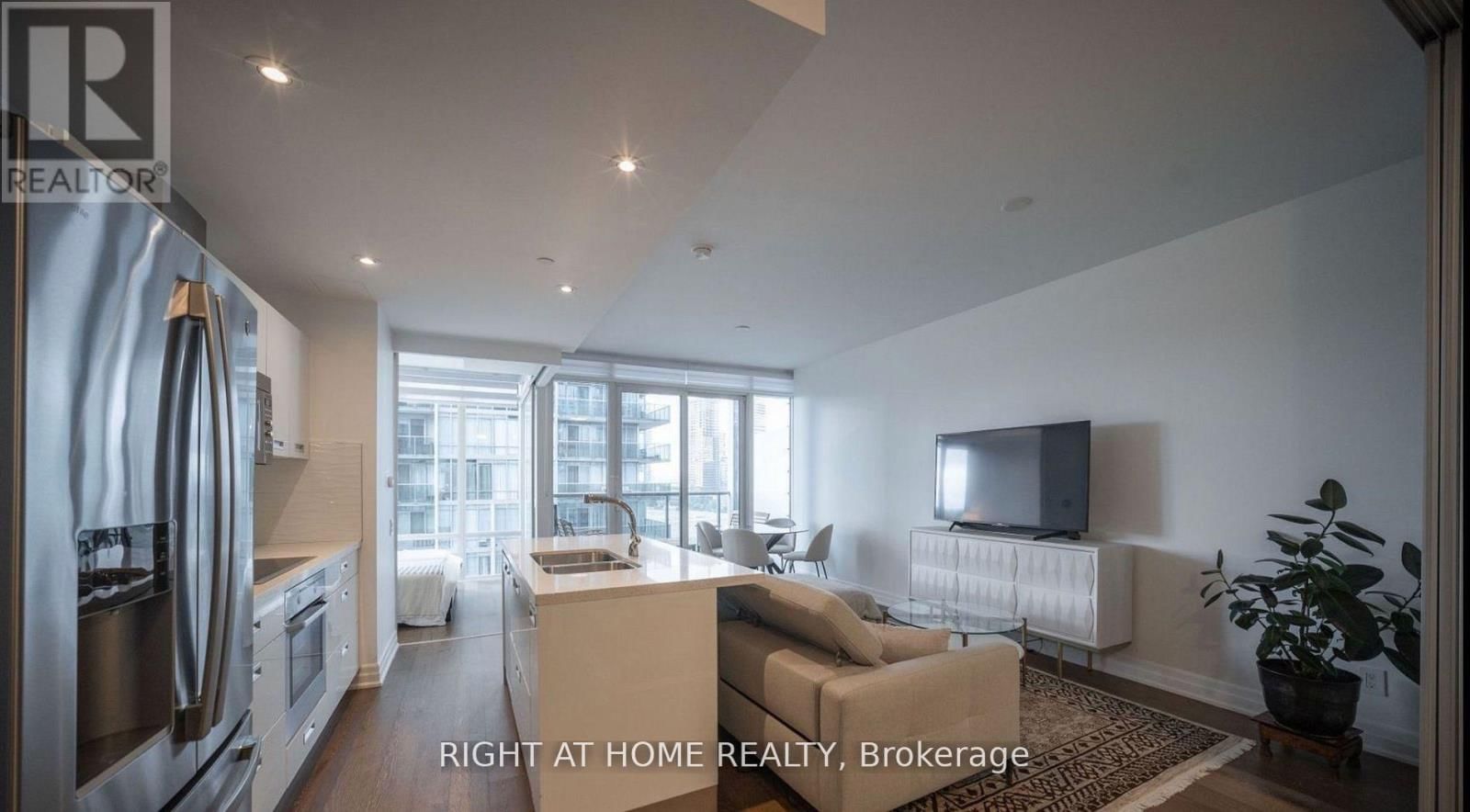 1010 - 88 PARK LAWN RD ROAD Image 16