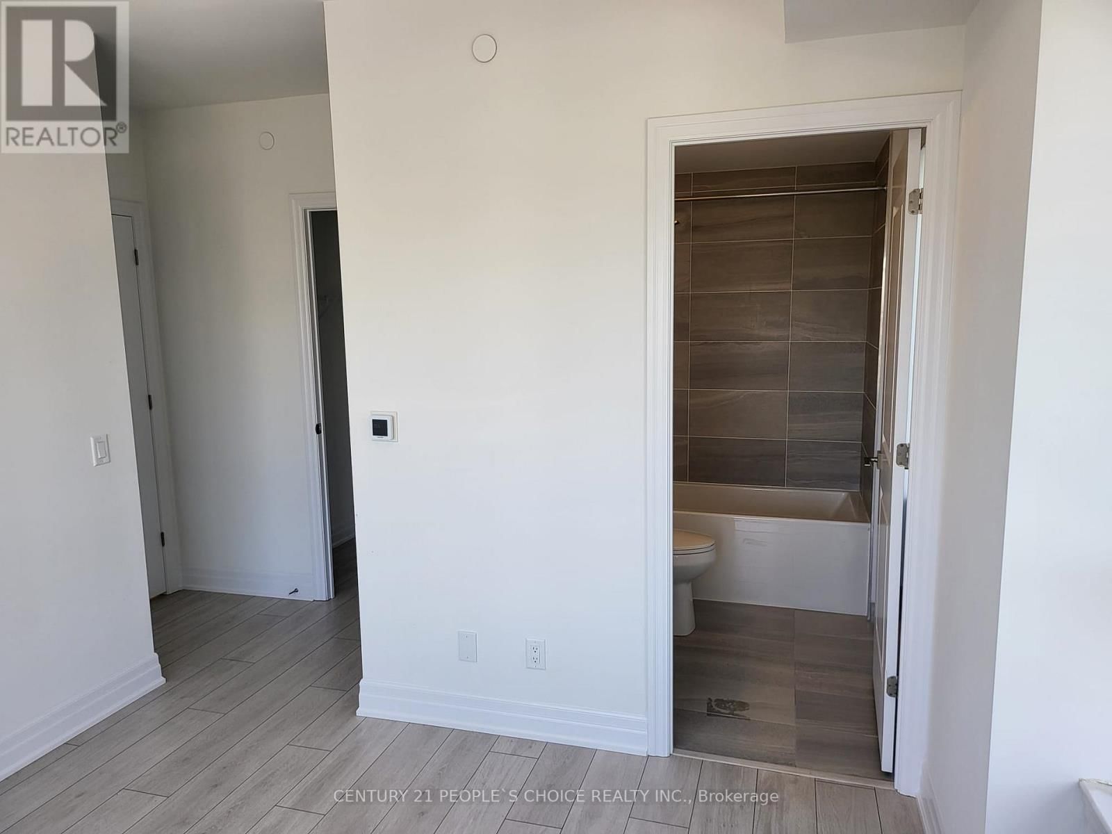 1102 - 30 ELM DRIVE WEST Image 19