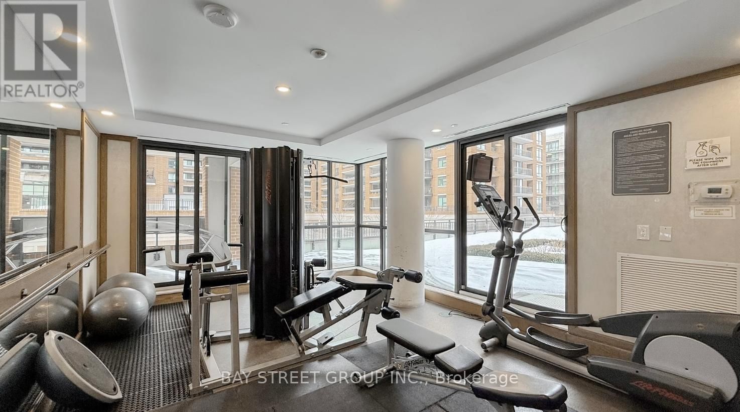 1422 - 800 LAWRENCE AVENUE Image 14