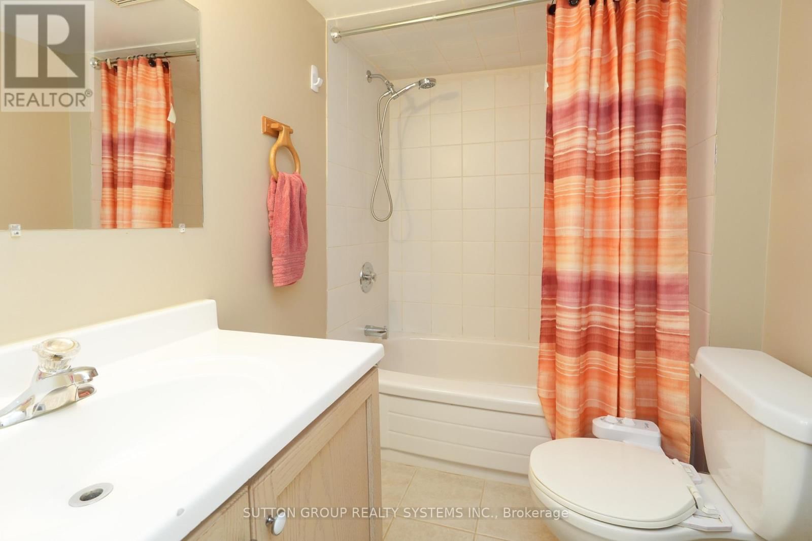 1382 AVON DRIVE Image 38