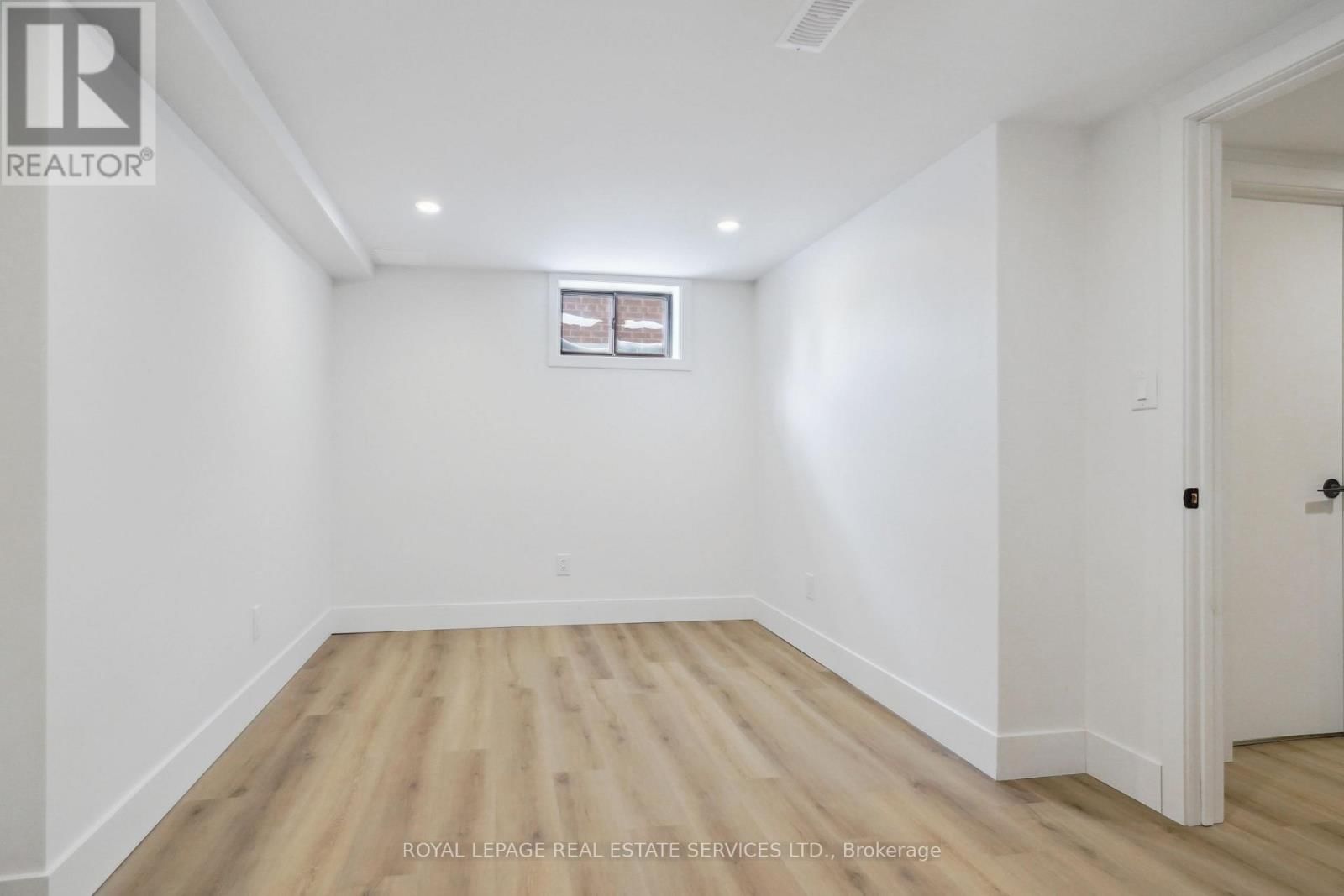 Suite B - 1 YORKVIEW DRIVE Image 11