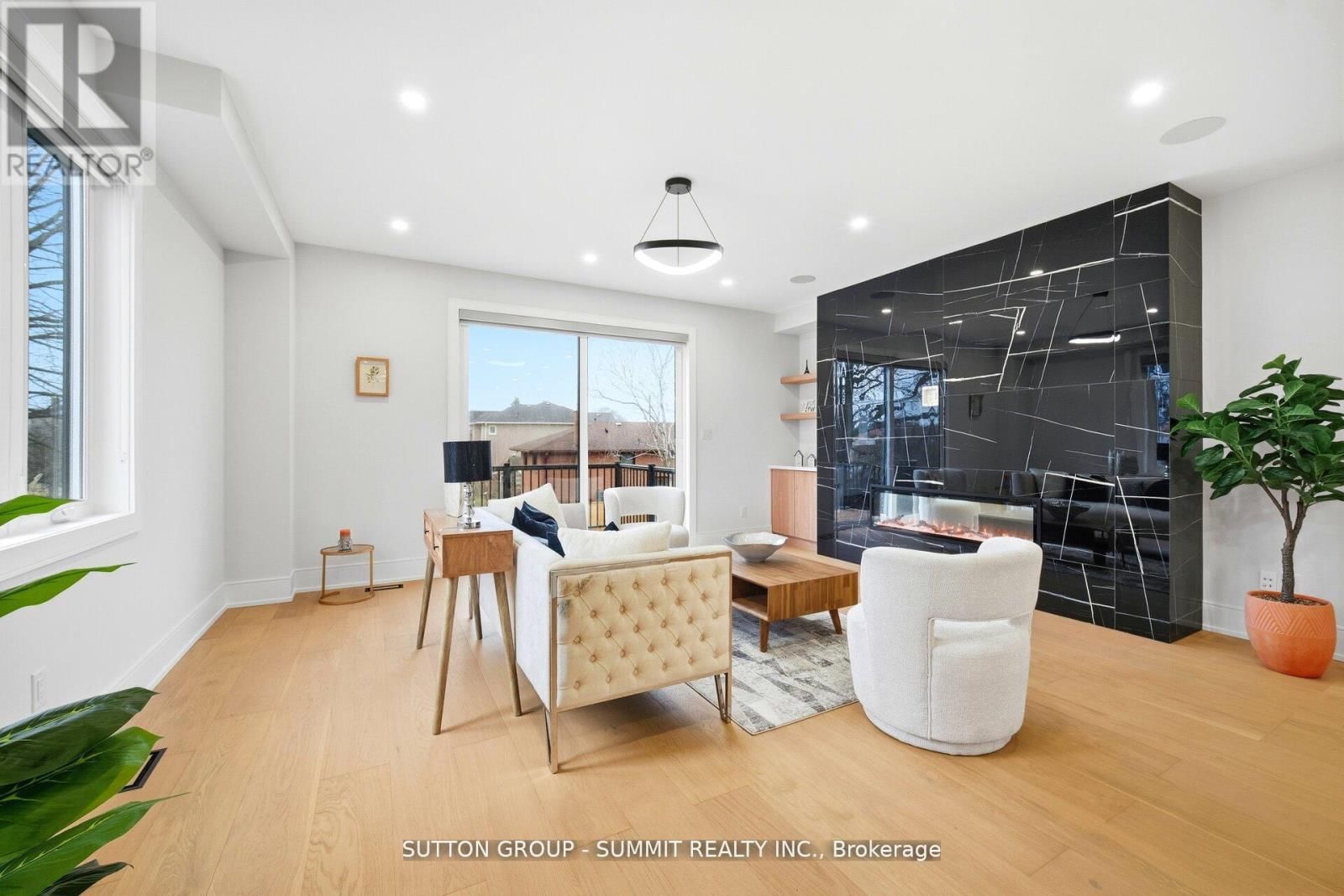 1228 ALEXANDRA AVENUE Image 19