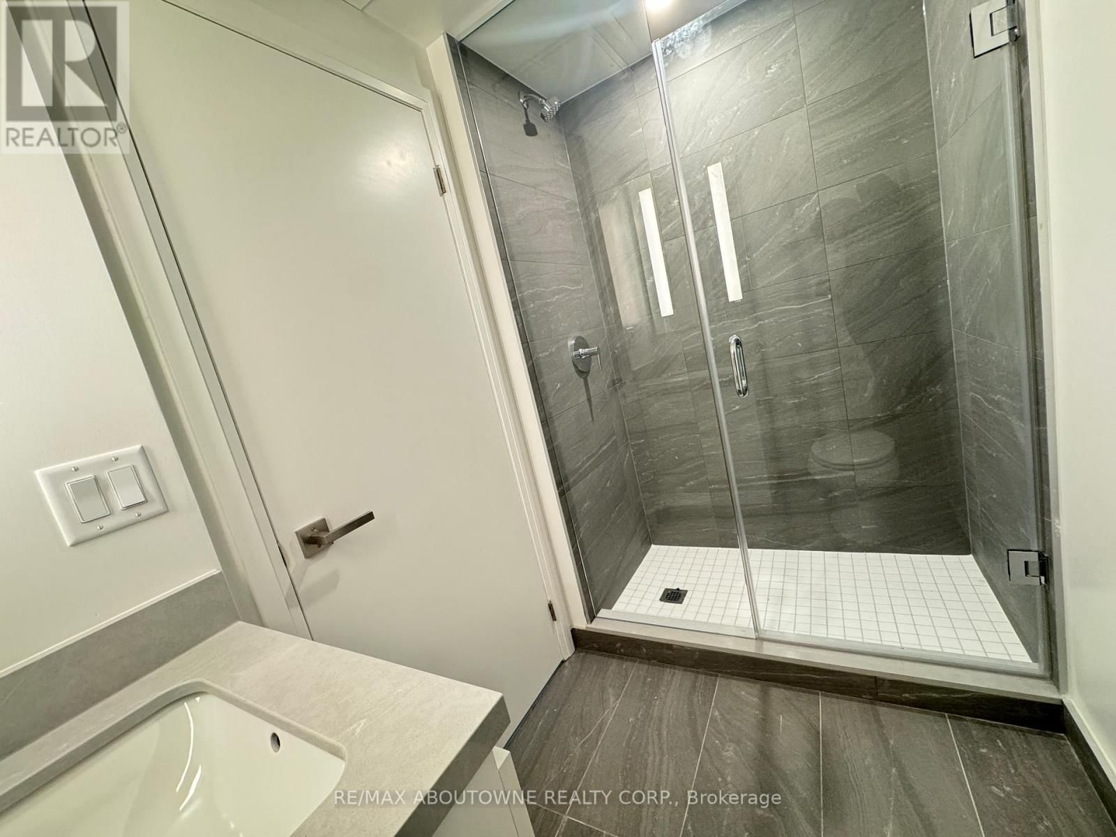 3605 - 4015 THE EXCHANGE Image 14