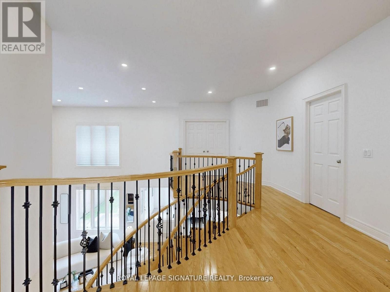 2238 LYNDHURST DRIVE Image 25