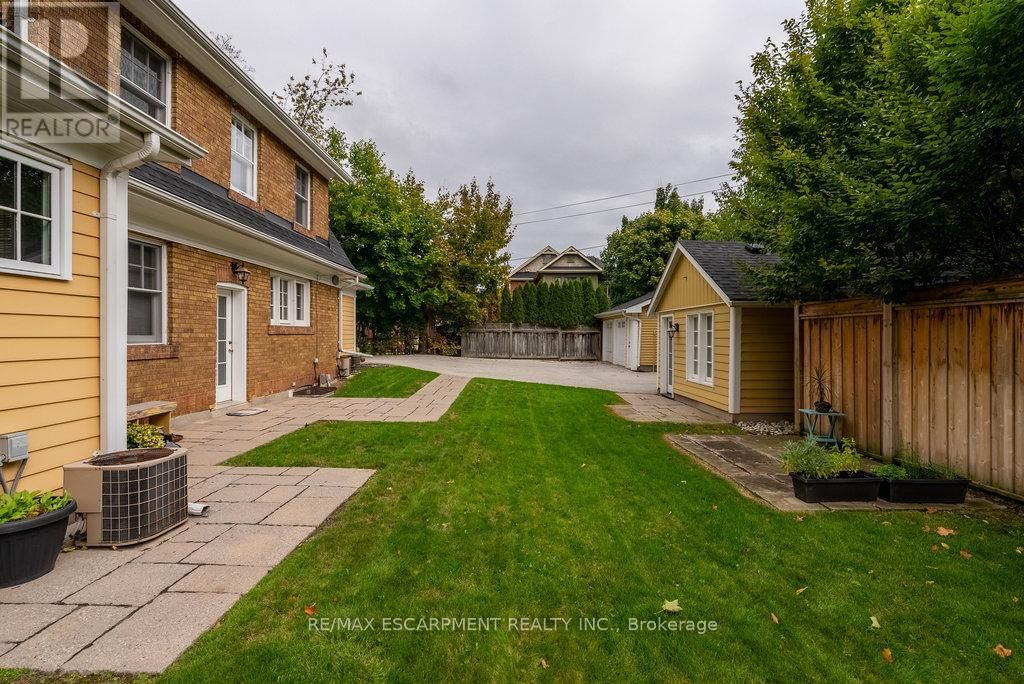 A - 2080 CAROLINE STREET Image 10