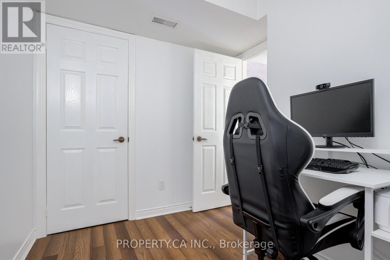 210 - 4005 KILMER DRIVE Image 27