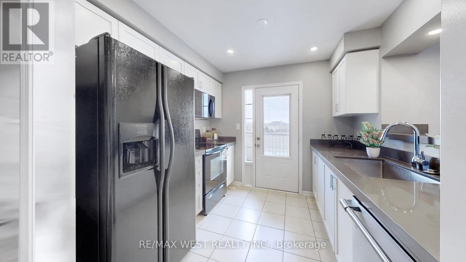 36 FINNEY TERRACE Image 17