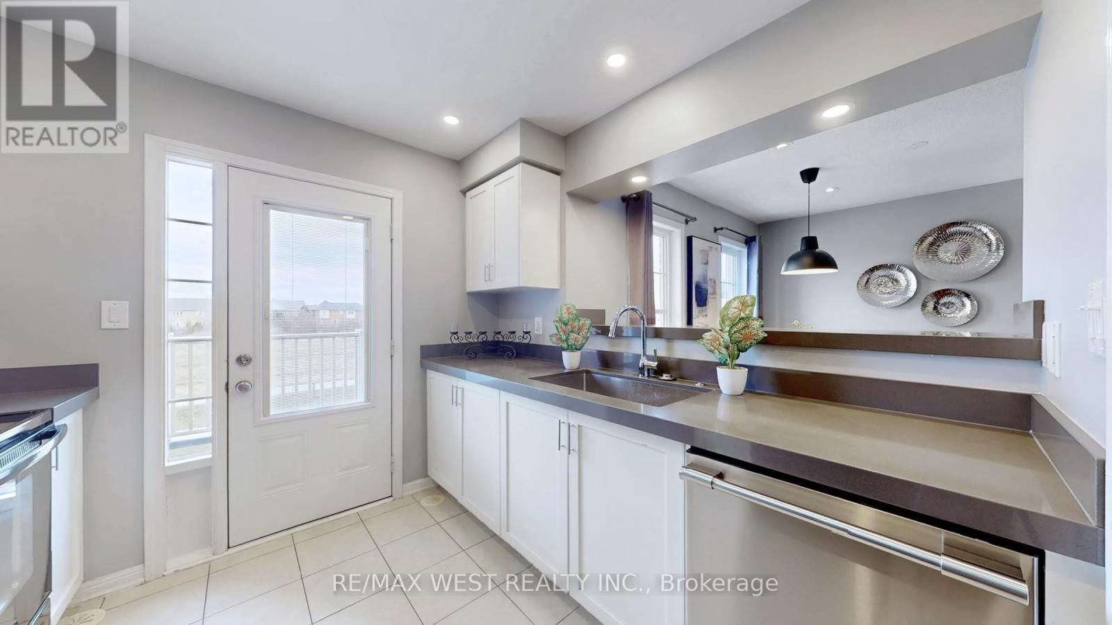 36 FINNEY TERRACE Image 19