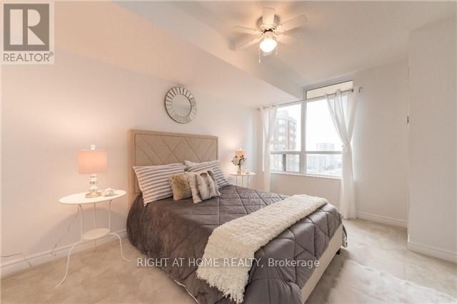 1713 - 310 BURNHAMTHORPE ROAD WEST Image 16