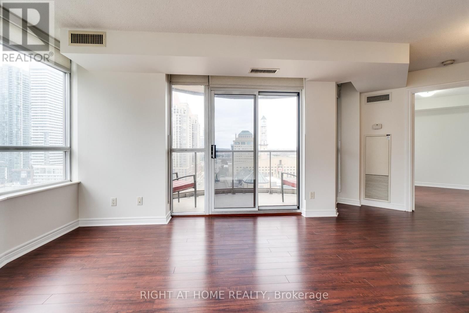 1713 - 310 BURNHAMTHORPE ROAD WEST Image 9