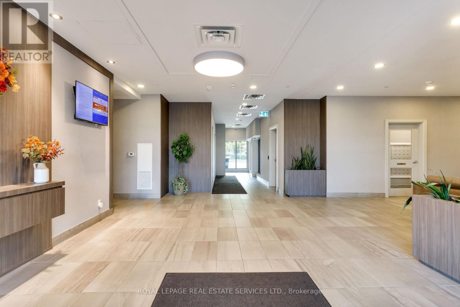 420 - 150 OAK PARK BOULEVARD Image 25