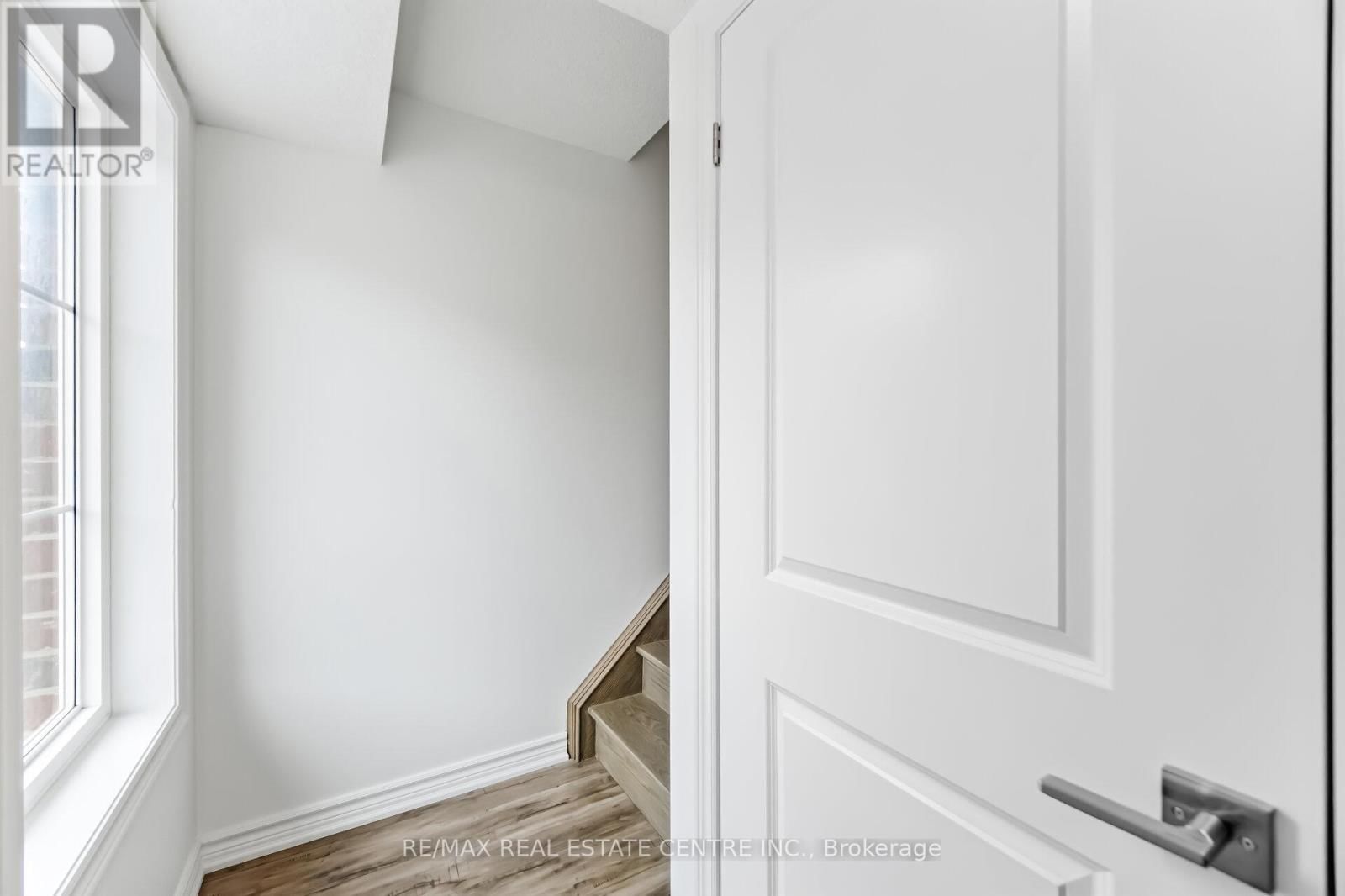 133 - 445 ONTARIO STREET SOUTH Image 27