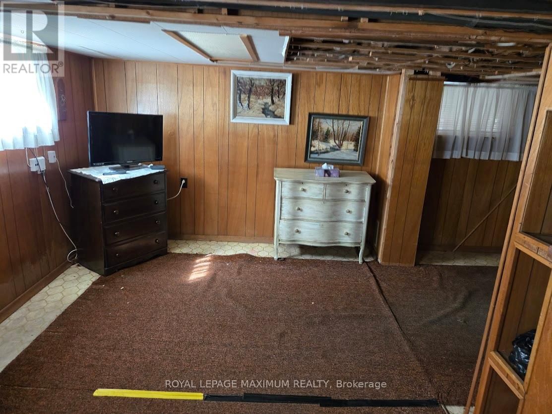 26 LANDOUR AVENUE Image 15