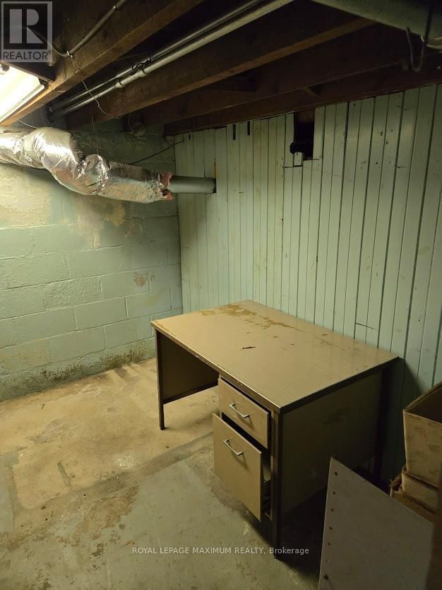 26 LANDOUR AVENUE Image 18