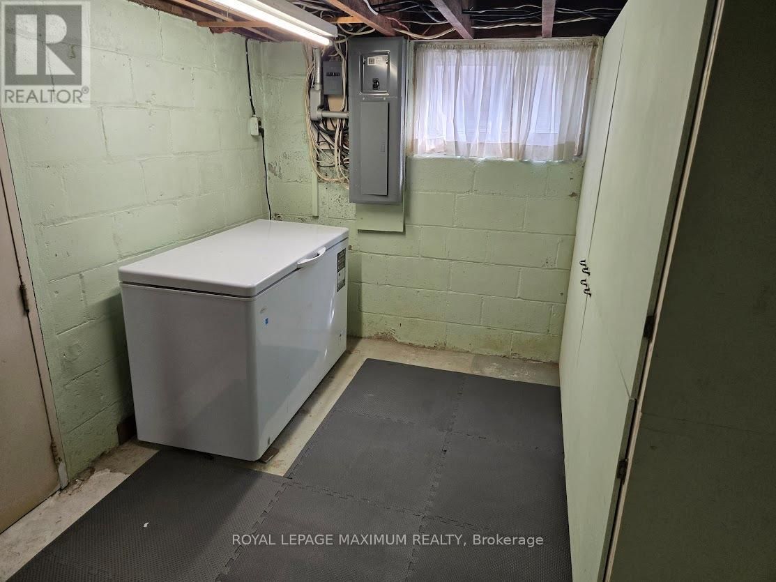 26 LANDOUR AVENUE Image 19