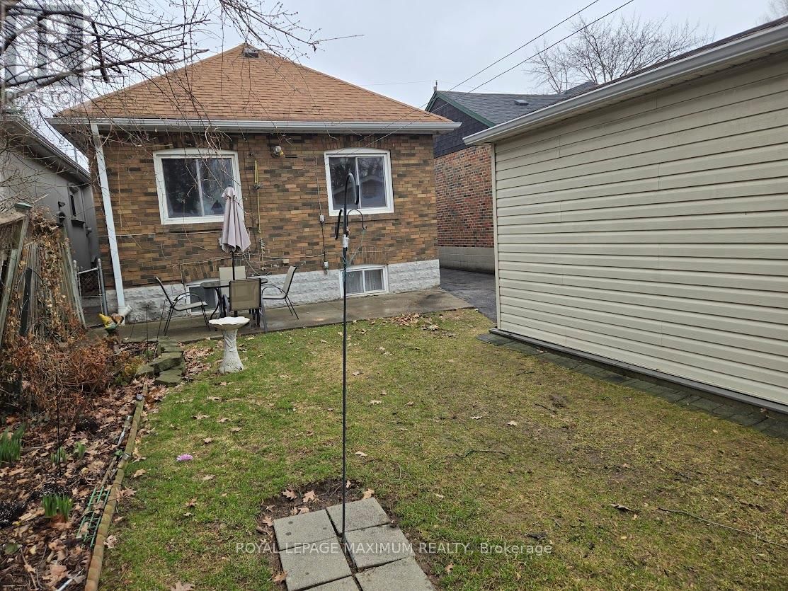 26 LANDOUR AVENUE Image 22