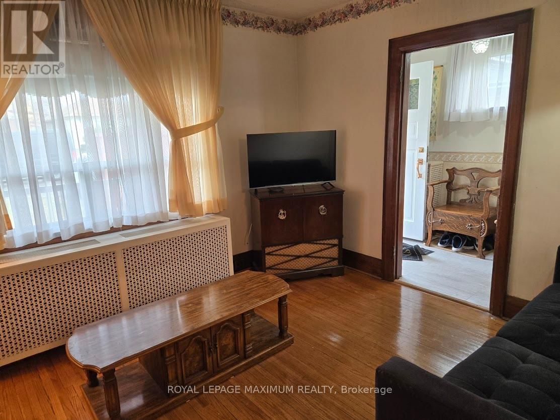 26 LANDOUR AVENUE Image 6