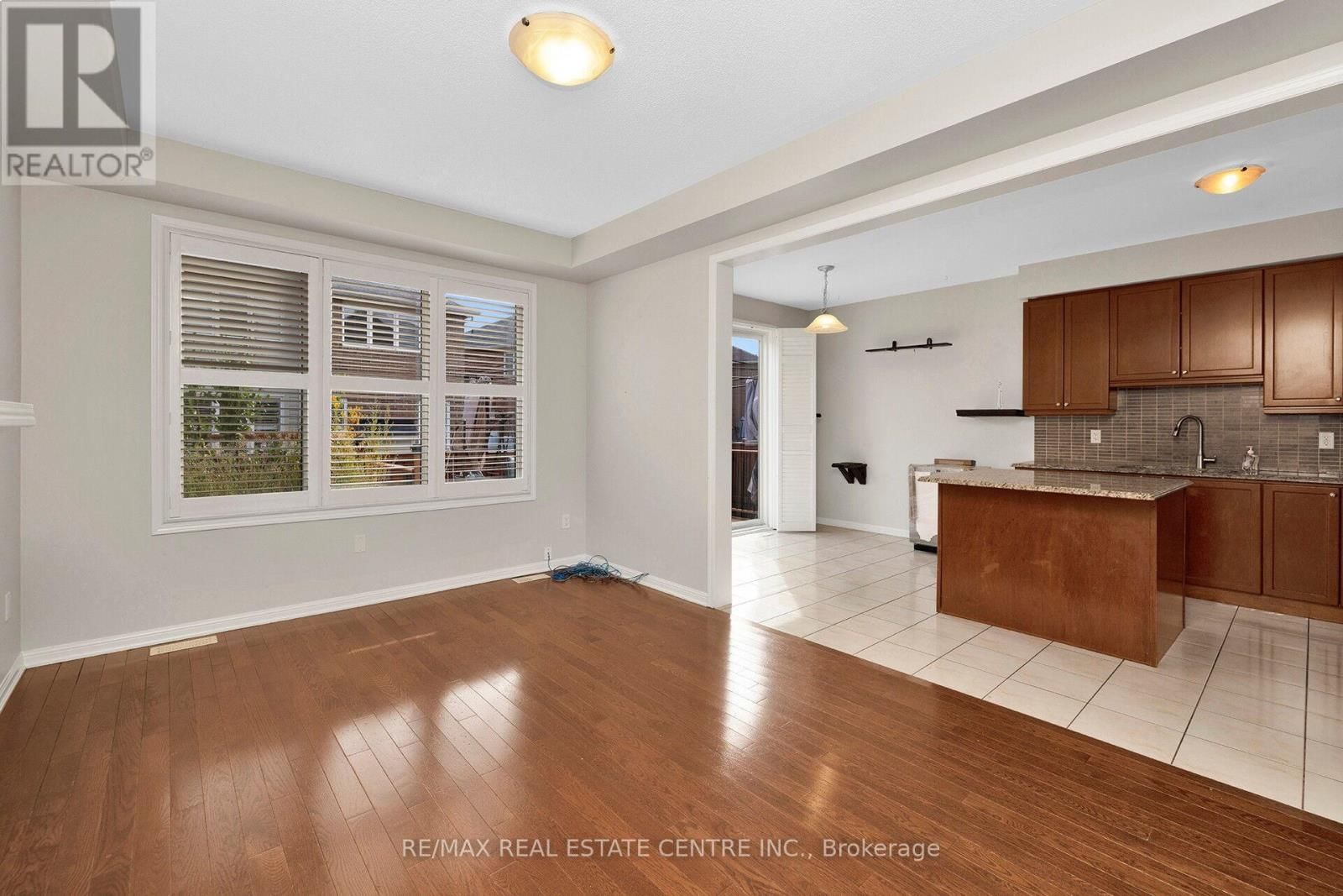 232 DRINKWATER ROAD Image 15