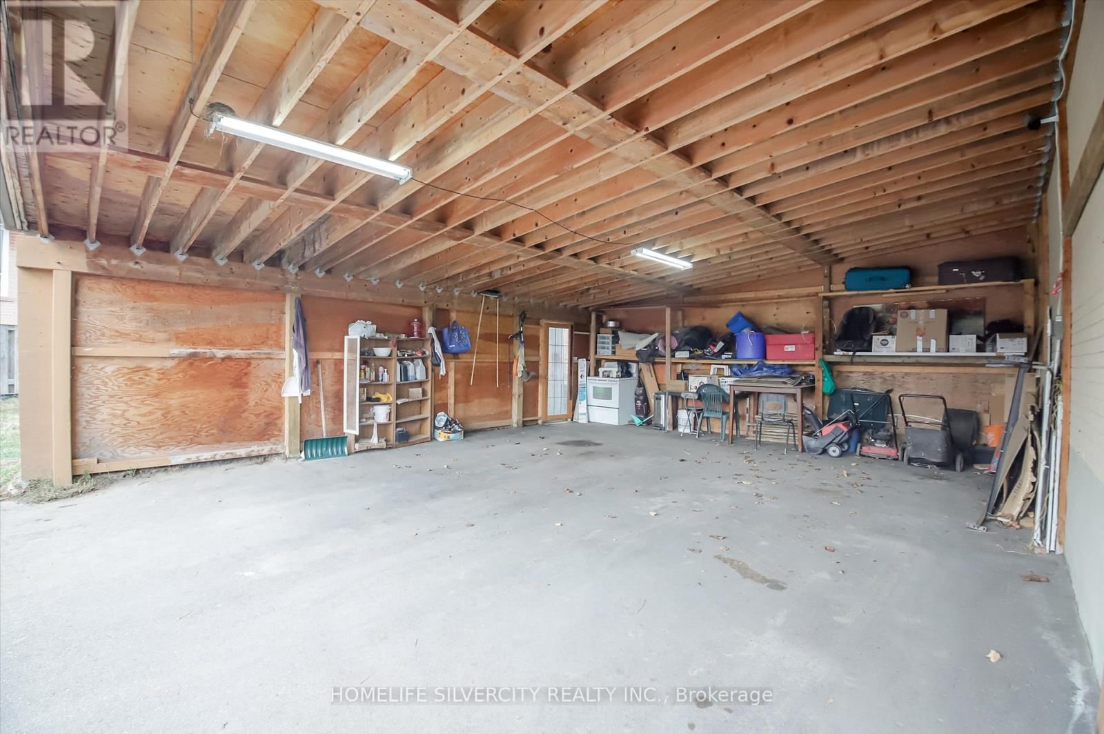 10 COPPERMILL DRIVE Image 41