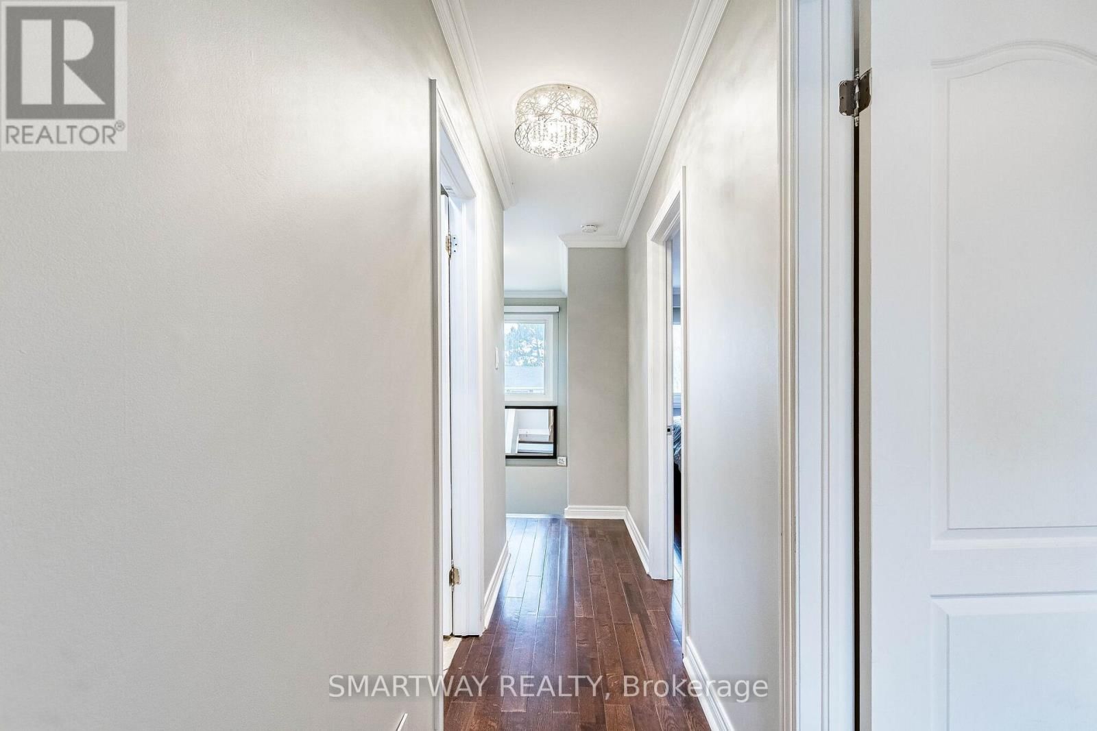 10 - 2445 HOMELANDS DRIVE Image 29