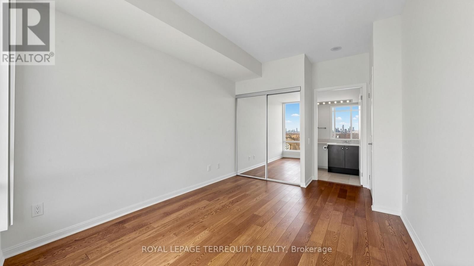 2205 - 15 WINDERMERE AVENUE Image 15