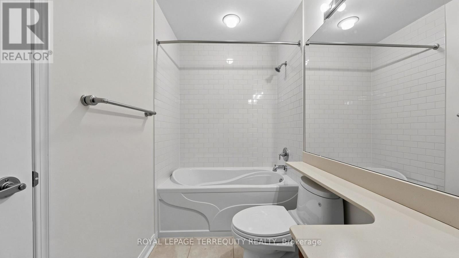 2205 - 15 WINDERMERE AVENUE Image 17