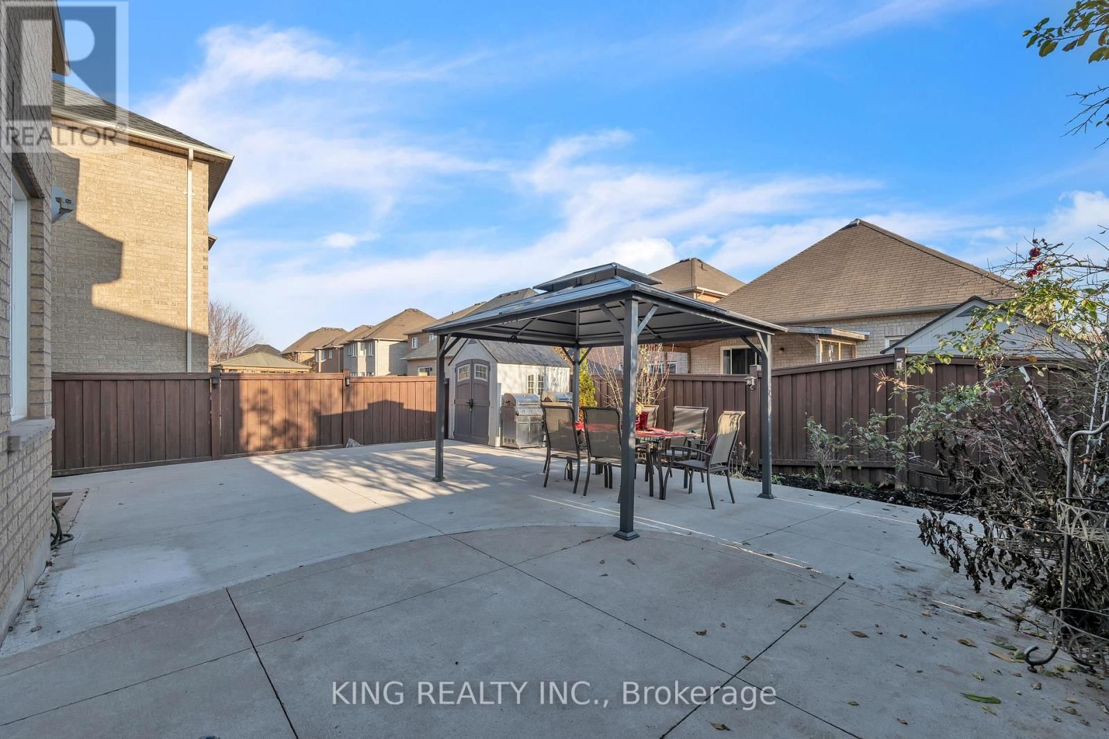 174 MINTO CRESCENT Image 39