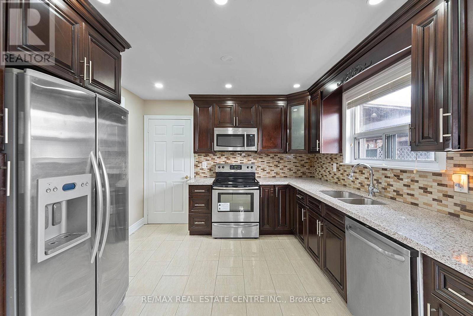 62 FLAMINGO CRESCENT Image 13