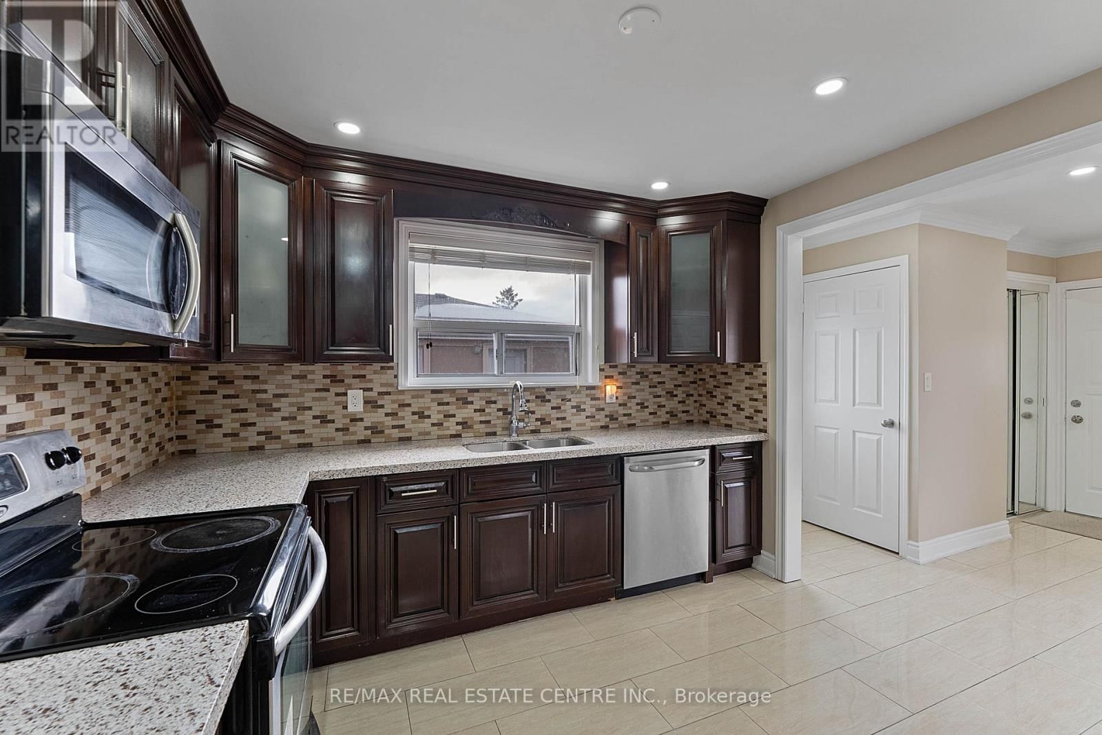 62 FLAMINGO CRESCENT Image 16