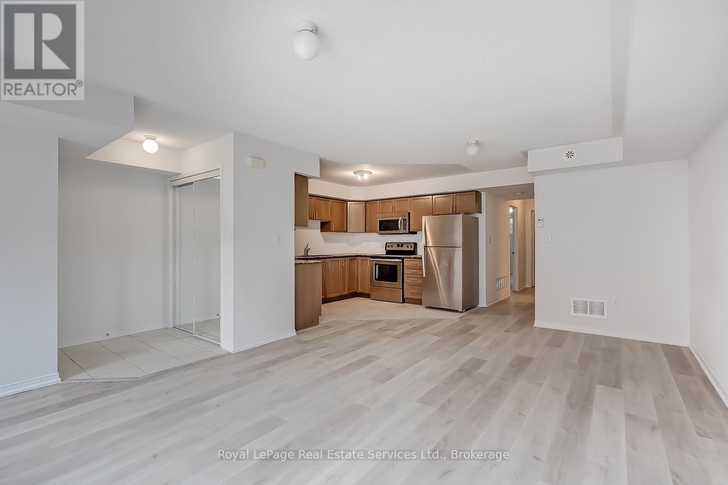 33 - 2480 POST ROAD Image 7