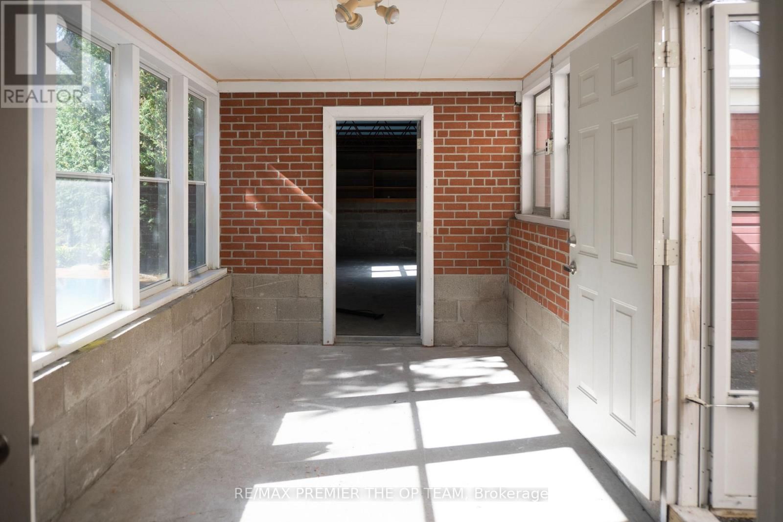 148 MARTIN GROVE ROAD Image 36