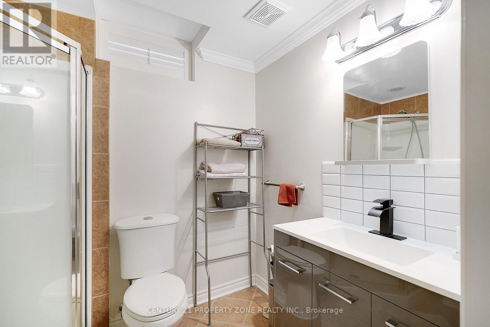 38 CASTLEGATE BOULEVARD Image 21