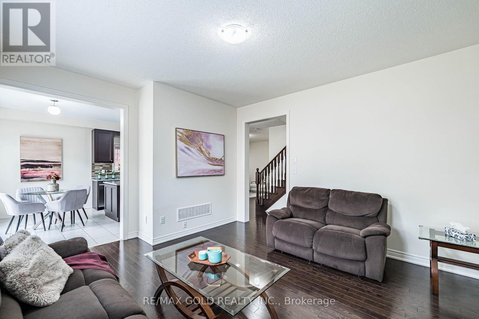 14 LLOYD CRESCENT Image 10