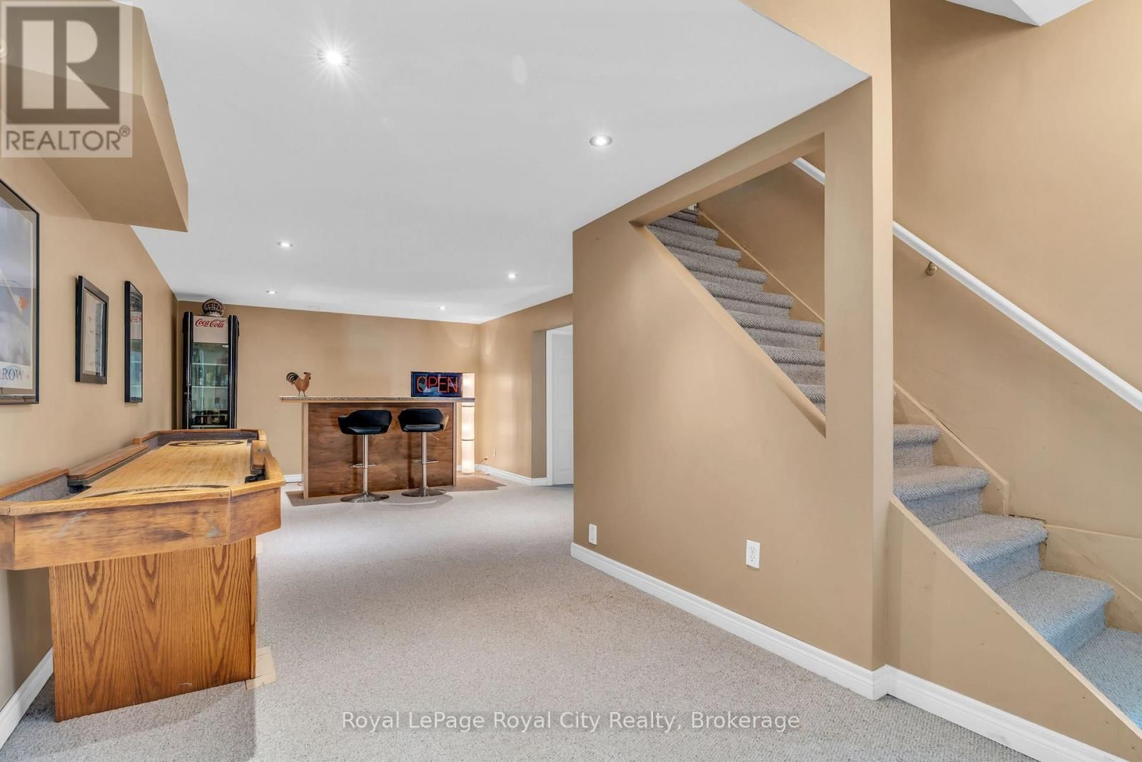 1548 TROIKA COURT Image 31