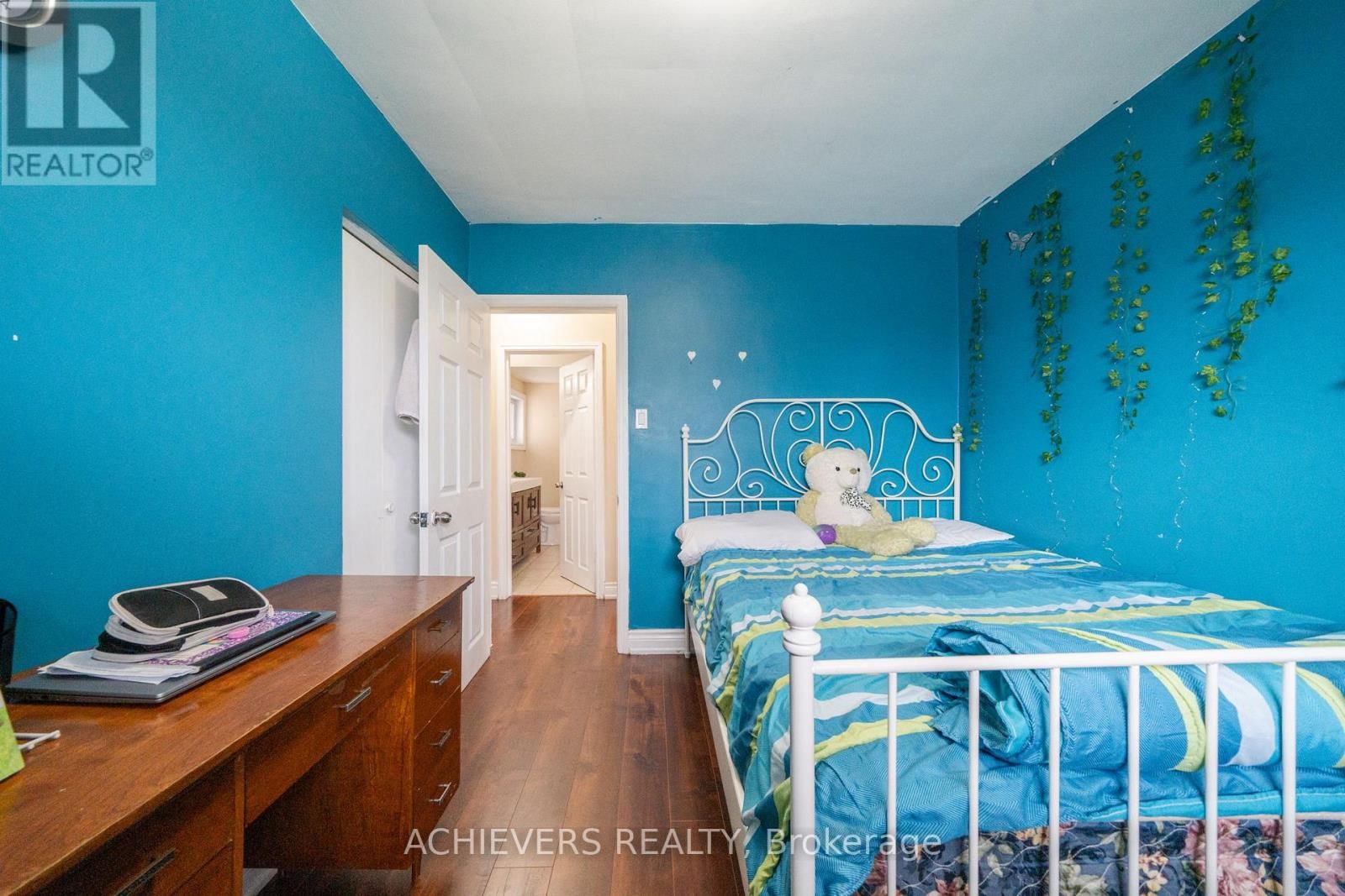 28 CUMBRIAN COURT Image 16