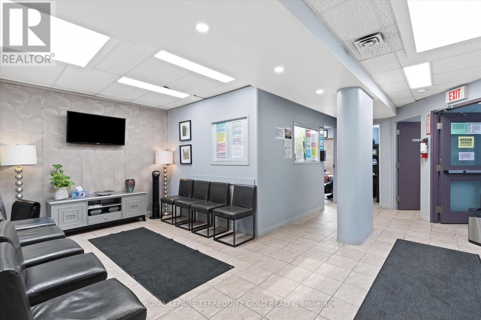 DUFFERIN STREET Image 24