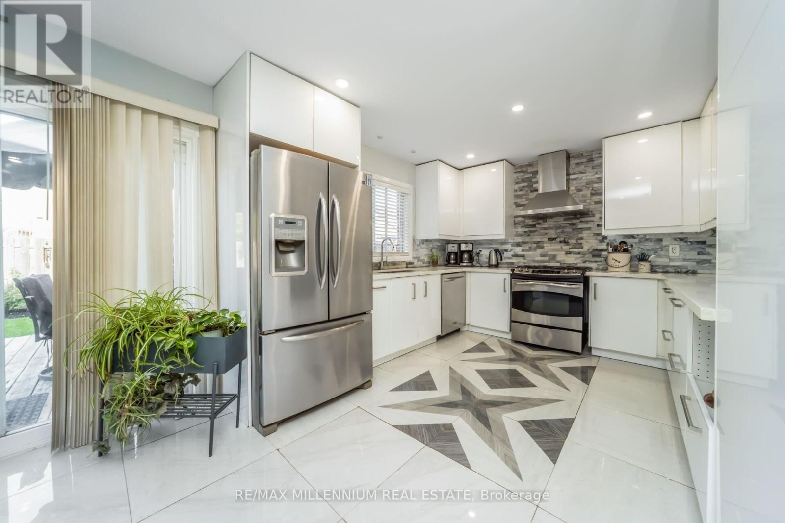 6881 FOREST PARK DRIVE Image 16